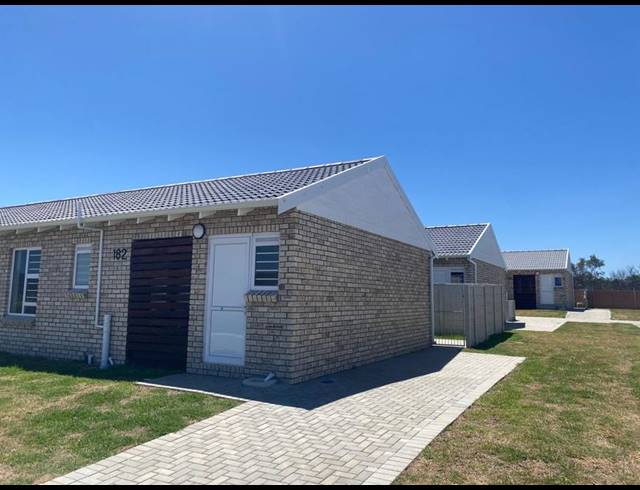 2 BEDROOM TOWNHOUSE FOR SALE IN FAIRVIEW